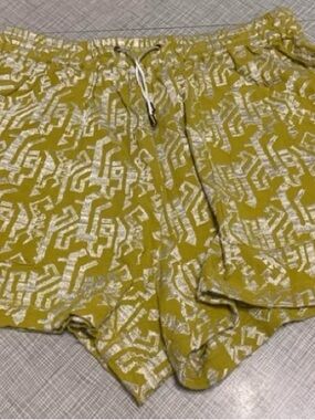 elevenses by Anthropologie Yellow Geometric Print Women's Shorts